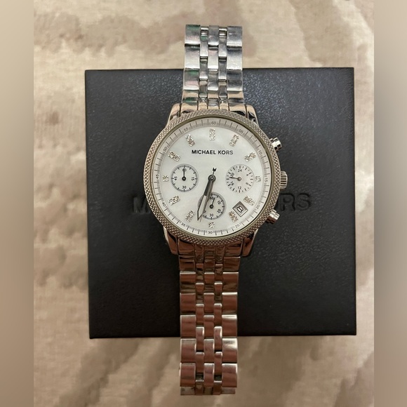Michael Kors Parker Women's Watch - new battery as of March 8 - Picture 1 of 7
